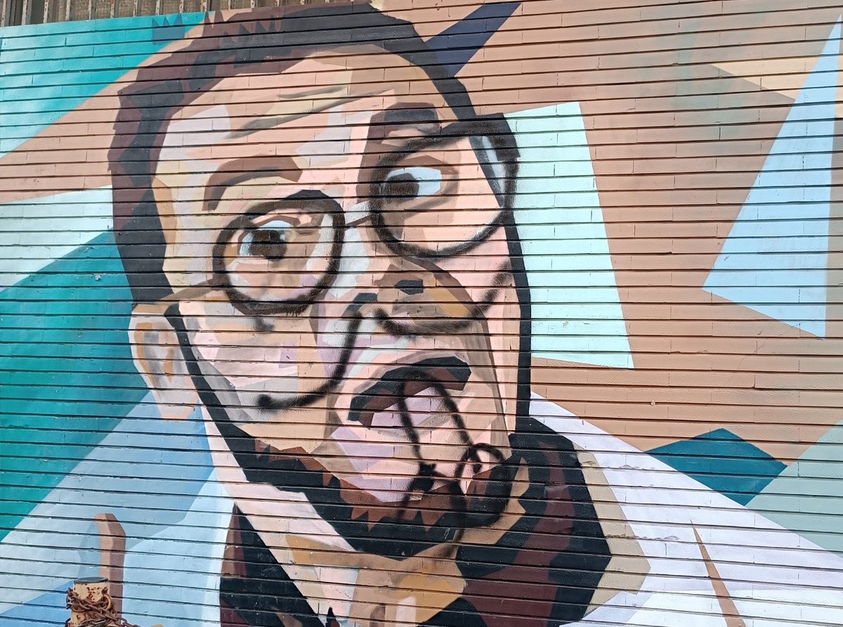 Lo sfregio ai murales di Piskv: un atto di vandalismo che ferisce il quartiere 